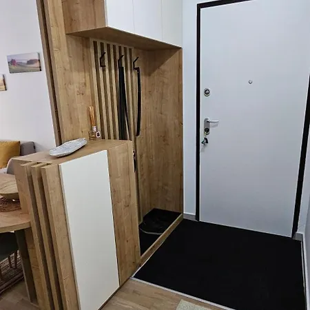 Faridani, Besplatan Parking I Ostava Za Skije I Bicikla *