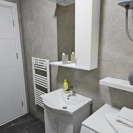 Faridani, Besplatan Parking I Ostava Za Skije I Bicikla