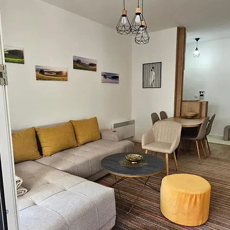 Faridani, Besplatan Parking I Ostava Za Skije I Bicikla Bjelašnica