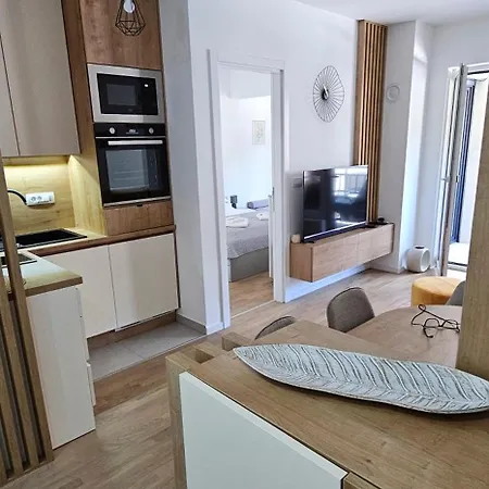 Apartman Faridani, Besplatan Parking I Ostava Za Skije I Bicikla *