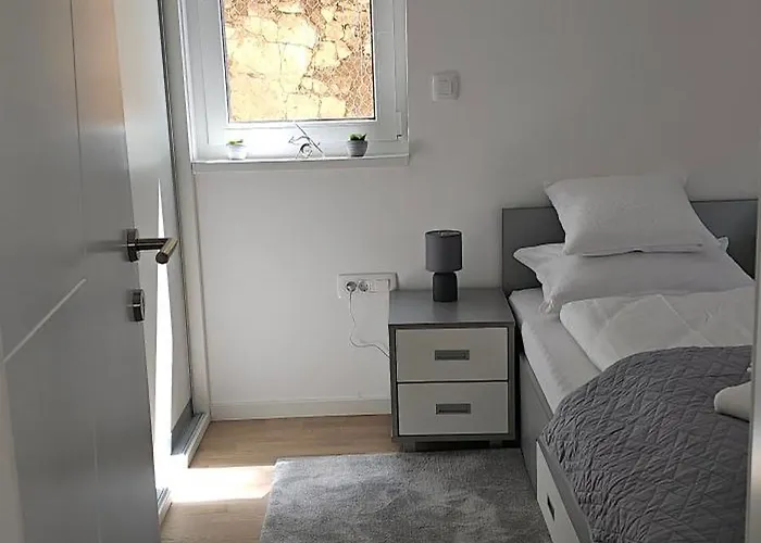 Faridani, Besplatan Parking I Ostava Za Skije I Bicikla *