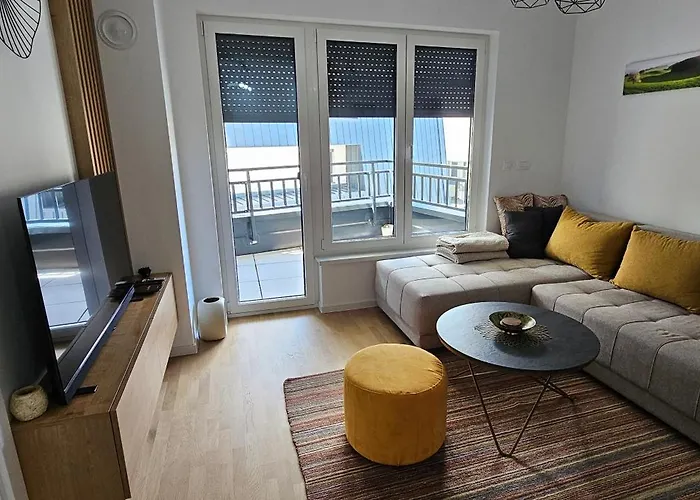 Faridani, Besplatan Parking I Ostava Za Skije I Bicikla Bjelašnica